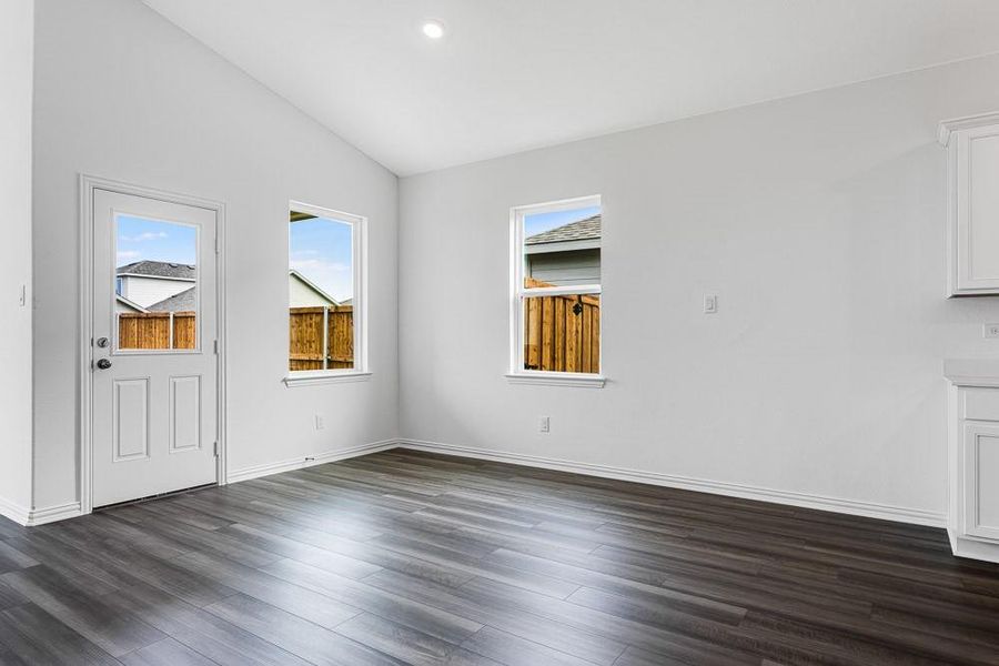 2143 Tule Way ~ Ready Now!