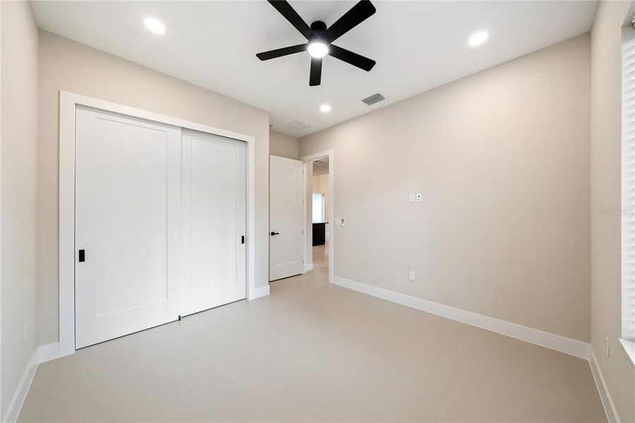 Spacious, unfurnished interior of a new home in , Ocala (Image 16).