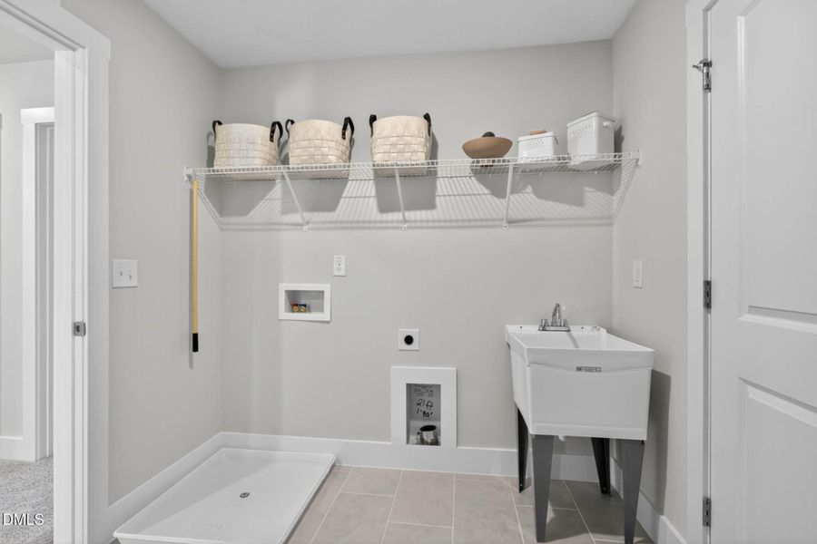 DC 39 Apex Interior-28