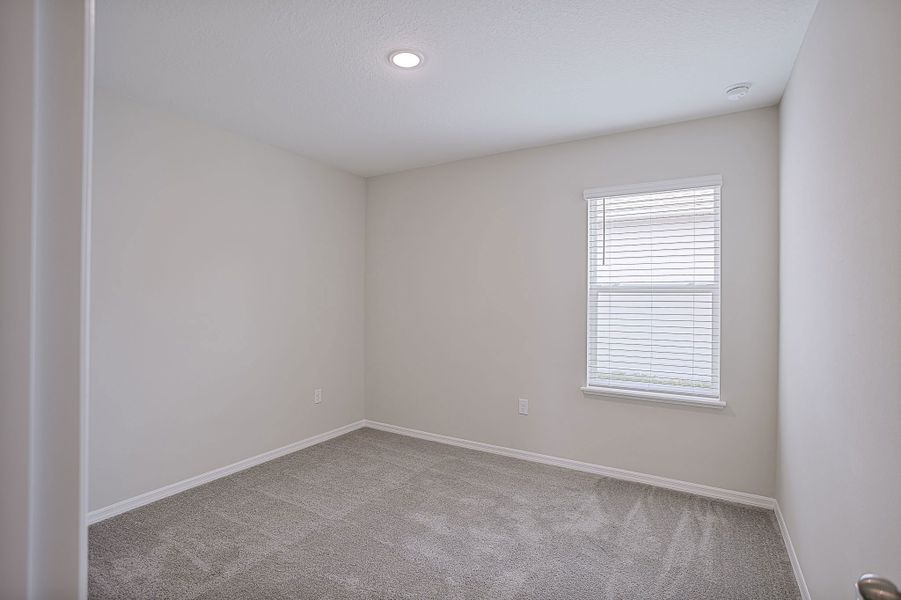 Representative unfurnished interior of a home built from the Avalon by Maronda Homes in Mascotte & Groveland, Mount Plymouth (Image 21).