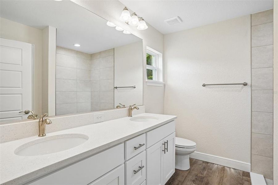 Furnished interior view inside a new home in , Dunnellon (Image 5).