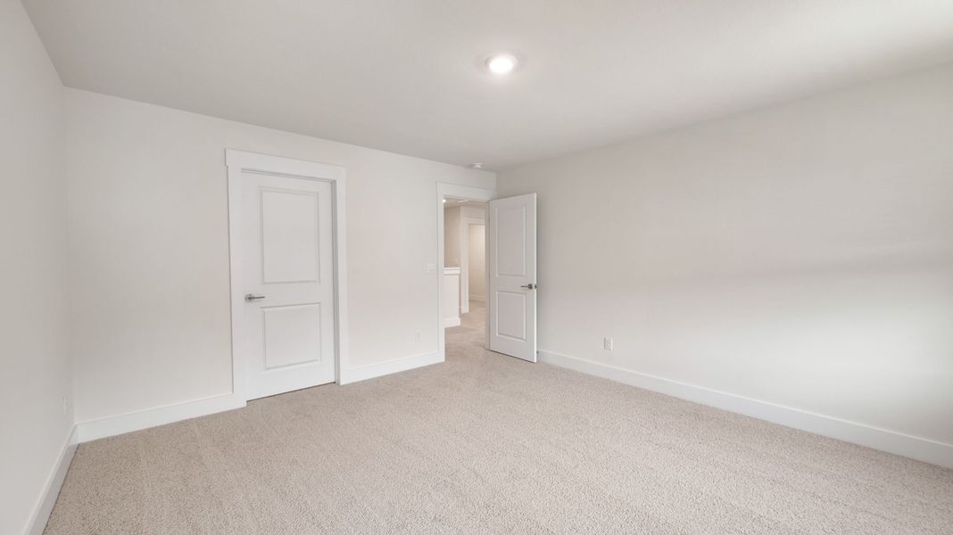 Representative unfurnished interior of a home built from the Hanover by D.R. Horton in Harbor Crest, Ooltewah (Image 28).