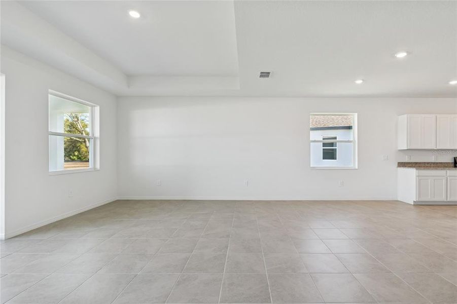 Spacious, unfurnished interior of a new home in Southpointe, Palmetto (Image 21).