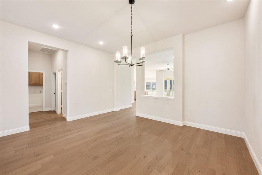 Spacious, unfurnished interior of a new home in Abe's Landing, Granbury (Image 21). Spacious, unfurnished interior of a new home in Abe's Landing, Granbury (Image 21).