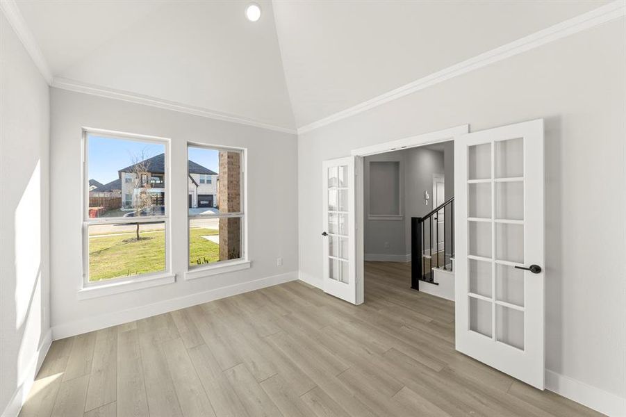 05. 2040 Valencia - Dining