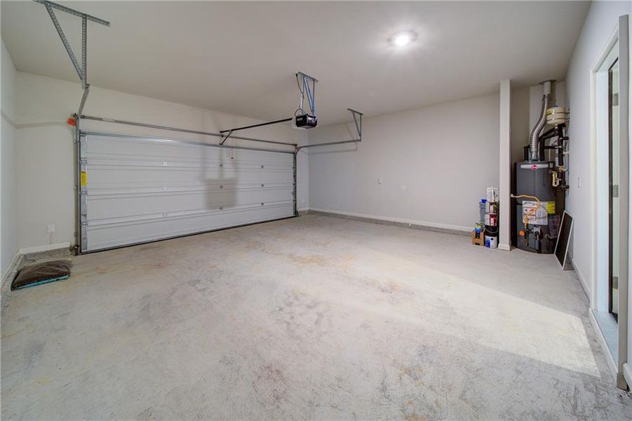 Spacious, unfurnished interior of a new home in , Powder Springs (Image 24).