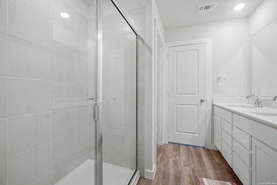 Furnished interior view inside a new home in Senna, San Antonio (Image 9).