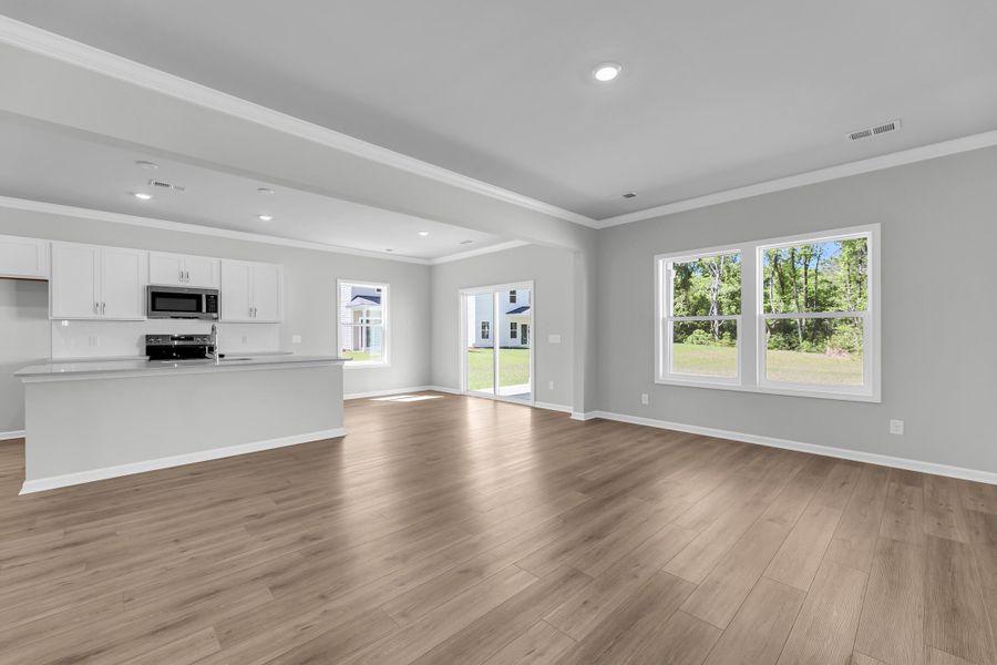 Spacious, unfurnished interior of a new home in Central Creek, Goose Creek (Image 20).