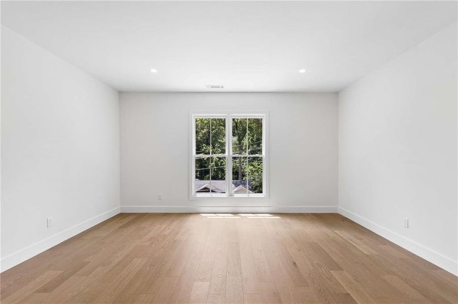 Spacious, unfurnished interior of a new home in , Brookhaven (Image 62).