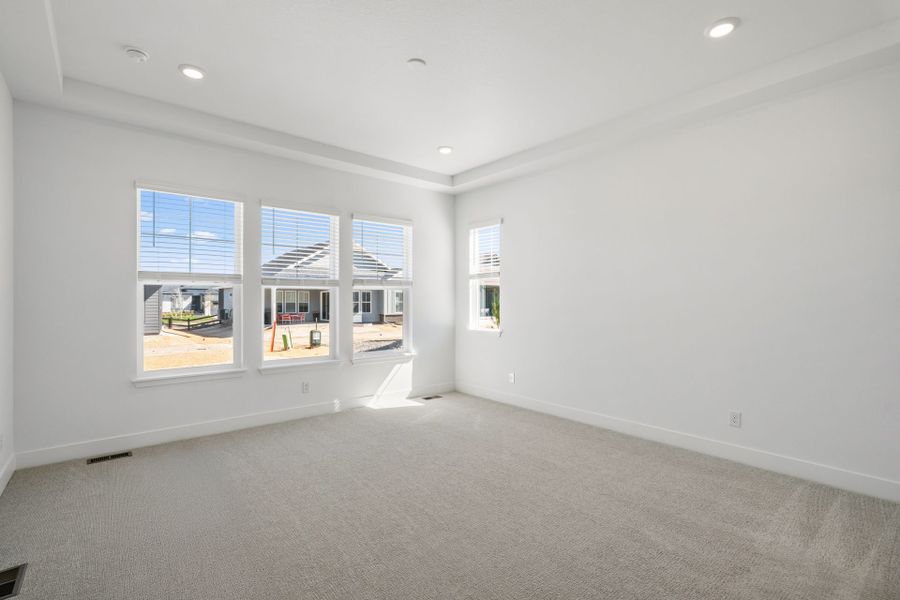 Spacious, unfurnished interior of a new home in Hilltop at Inspiration, Aurora (Image 19). Spacious, unfurnished interior of a new home in Hilltop at Inspiration, Aurora (Image 19).