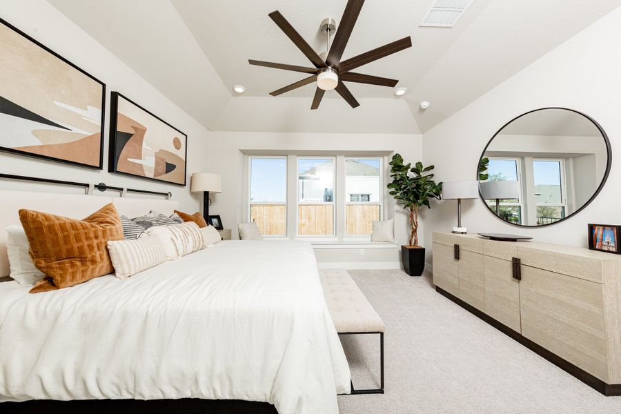 Representative furnished interior of a home built from the Stratford by Beazer Homes in Ellwood, Iowa Colony (Image 10).