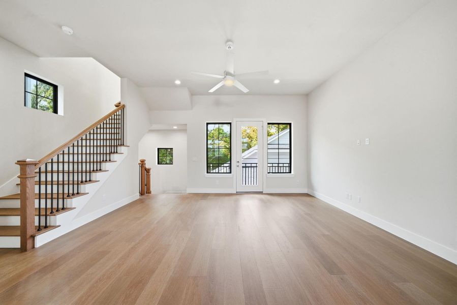 Spacious, unfurnished interior of a new home in Spring Valley Creek, Houston (Image 11).