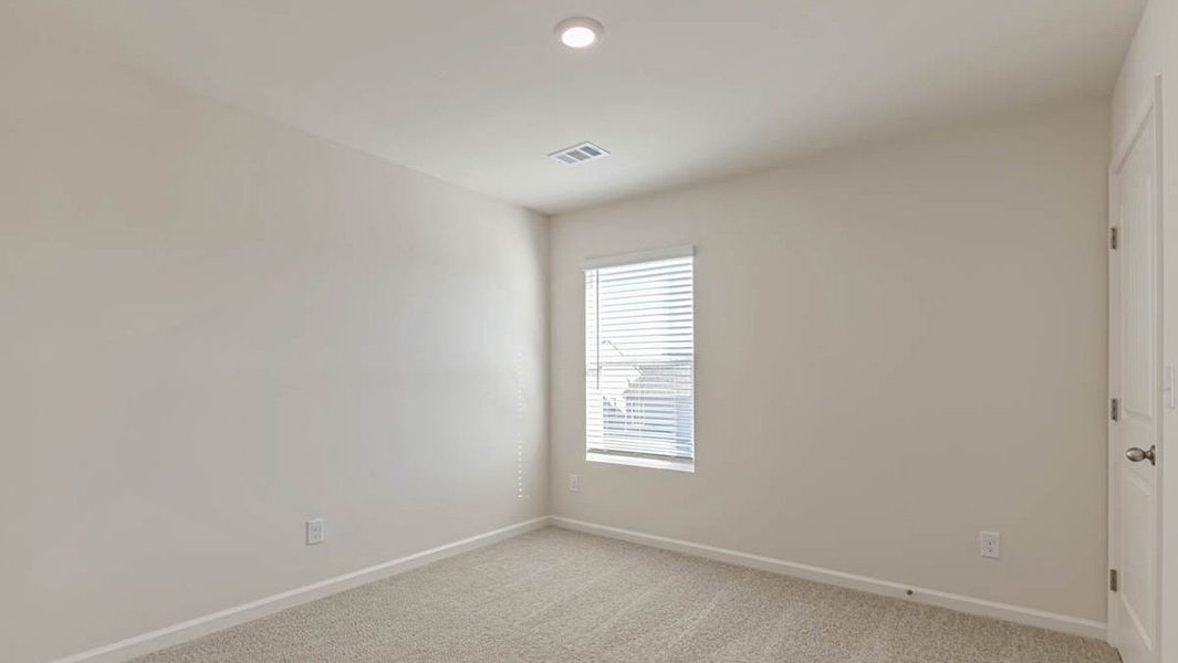 Spacious, unfurnished interior of a new home in Sherwood Manor, Atlanta (Image 9).
