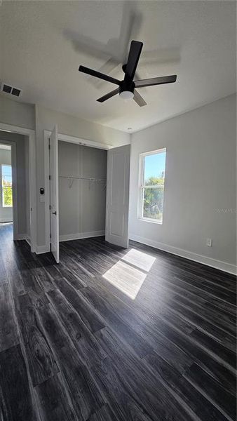 Spacious, unfurnished interior of a new home in , Port Charlotte (Image 16).