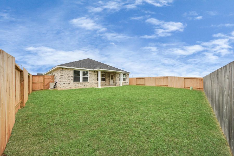 Image 36 of a home in Sunrise Cove: Landmark Collection.