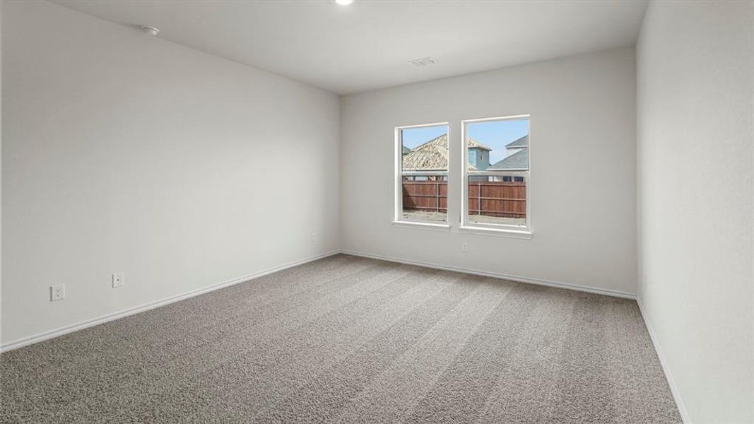 Spacious, unfurnished interior of a new home in Creekside Ranch, Blue Ridge (Image 23).