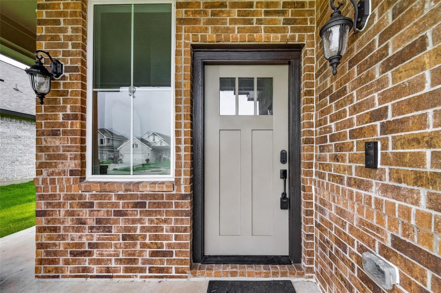 Exterior details and patio area of a home in , Anahuac (Image 22).