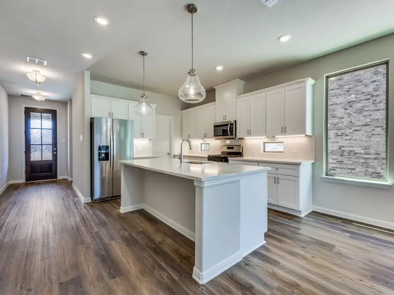 Light, bright and spacious, you'll find the kitchen of your dreams in this wonderful home! Light, bright and spacious, you'll find the kitchen of your dreams in this wonderful home!