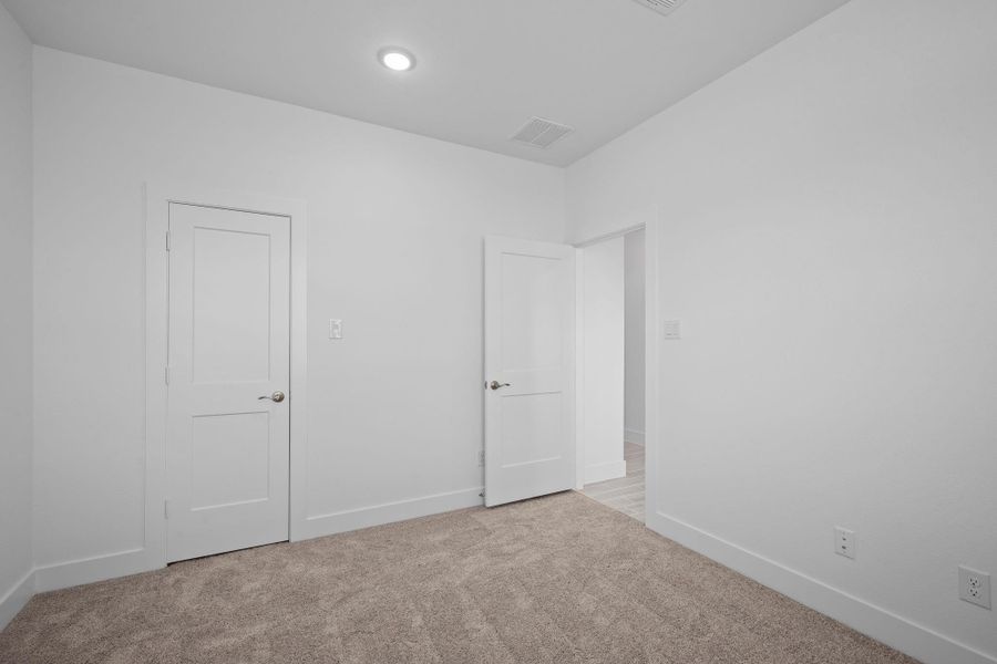Spacious, unfurnished interior of a new home in Sienna, Missouri City (Image 11). Spacious, unfurnished interior of a new home in Sienna, Missouri City (Image 11).