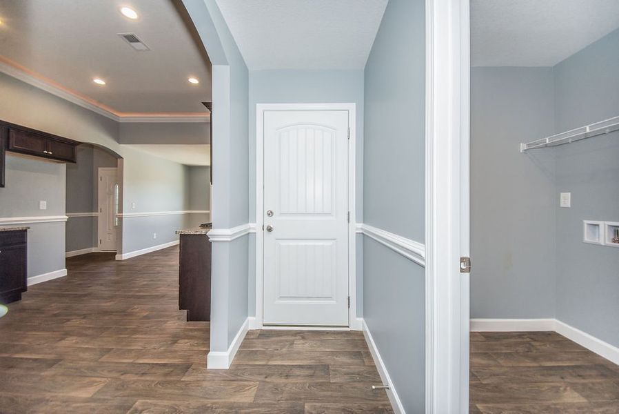 Representative unfurnished interior of a home built from the Jackson by Enchanted Homes in Lonesome Dove, San Antonio (Image 48).