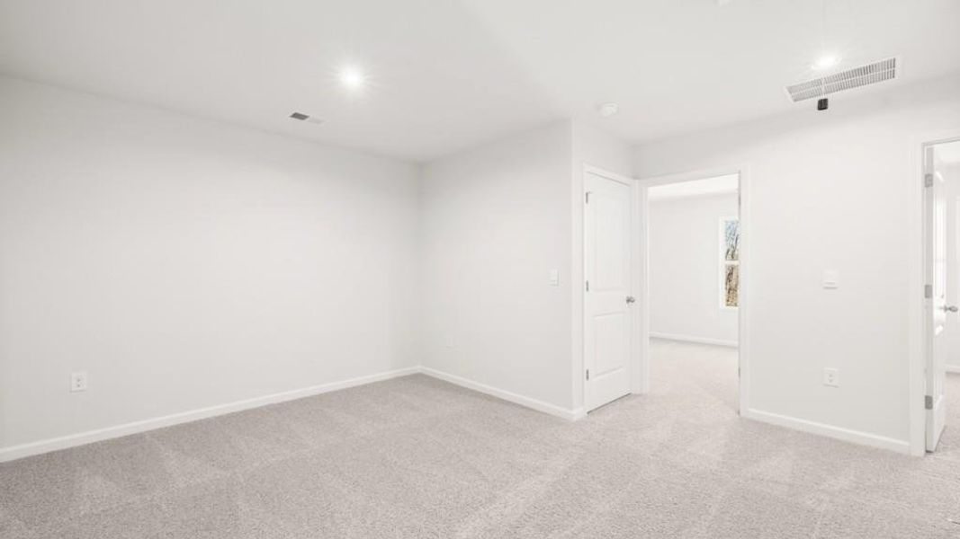 Spacious, unfurnished interior of a new home in Hughes Court, Dawsonville (Image 26).