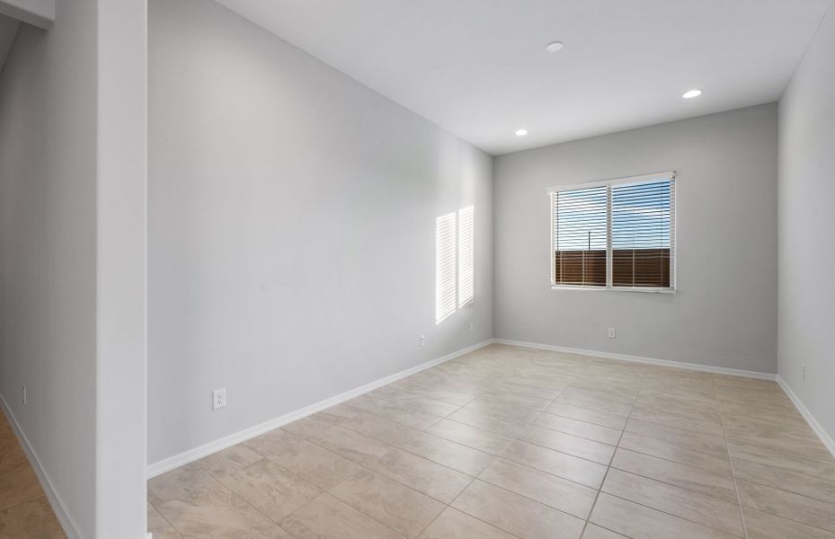 Spacious, unfurnished interior of a new home in Visara, Surprise (Image 25).