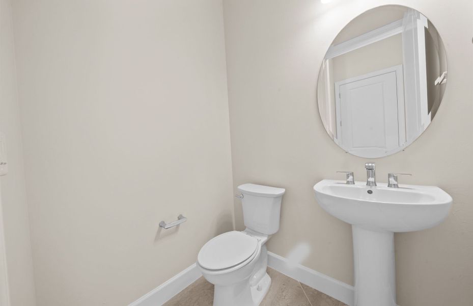 Furnished interior view inside a new home in Del Webb Oak Creek, North Fort Myers (Image 10).