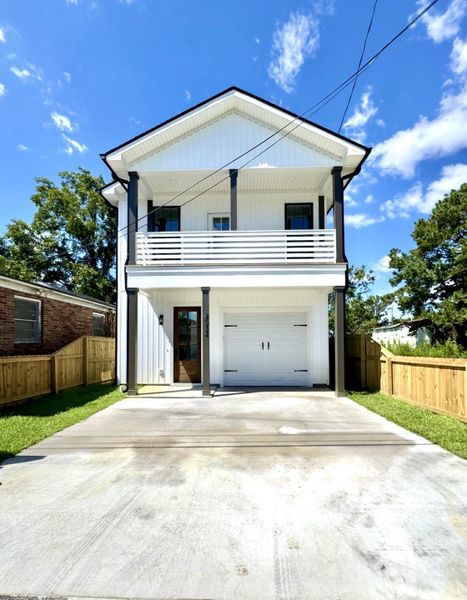 Exterior details and patio area of a home in , North Charleston (Image 19).