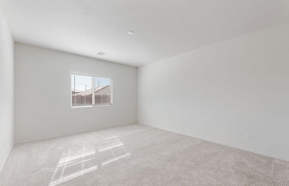 Spacious, unfurnished interior of a new home in Copper Falls, Buckeye (Image 12).