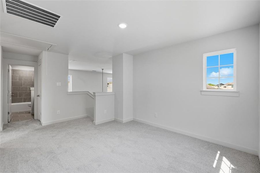 Spacious, unfurnished interior of a new home in Simpson Crossing, McKinney (Image 20). Spacious, unfurnished interior of a new home in Simpson Crossing, McKinney (Image 20).