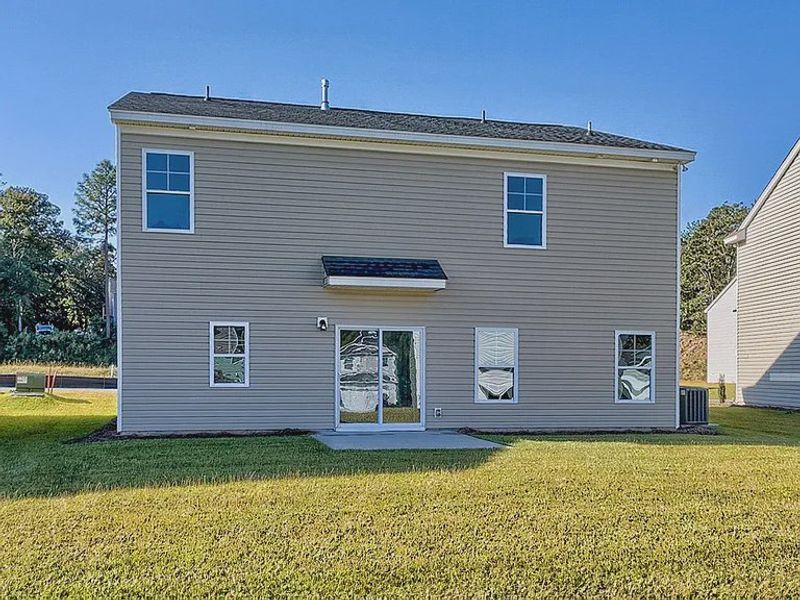 Exterior details and patio area of a home in Emanuel Creek, West Columbia (Image 2).
