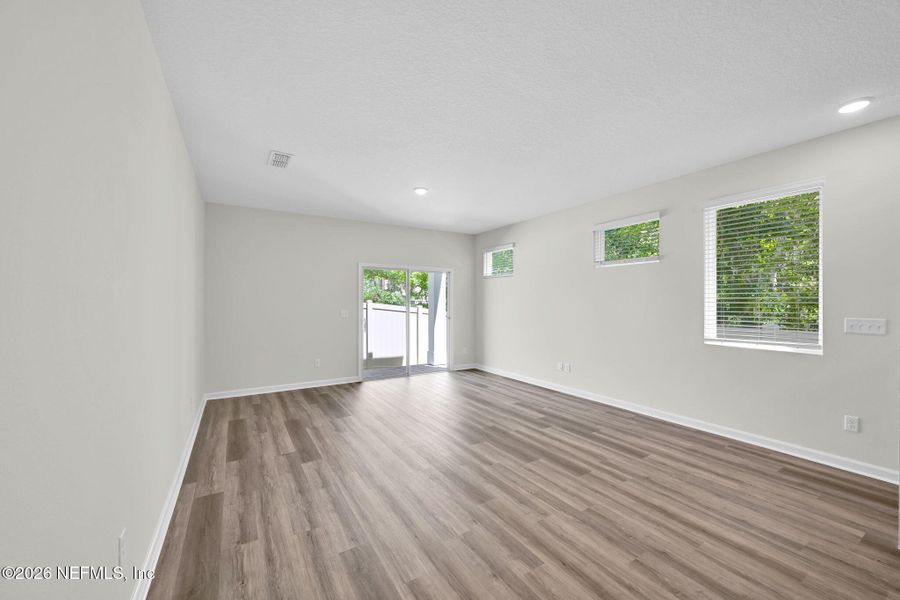 Spacious, unfurnished interior of a new home in Baxley Villas, Middleburg (Image 17).