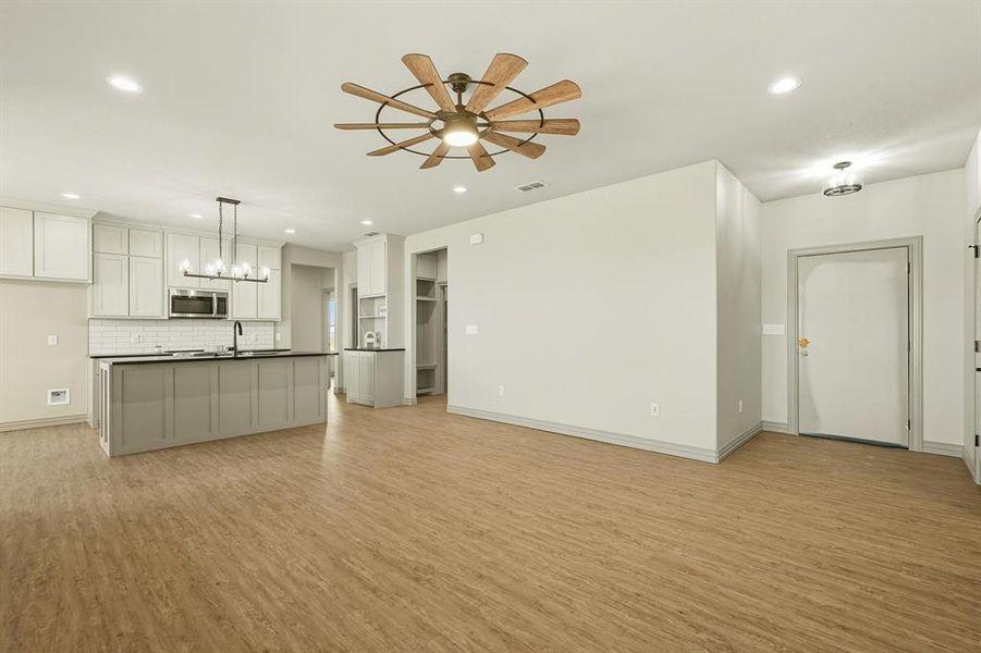 Spacious, unfurnished interior of a new home in , Hawley (Image 19).