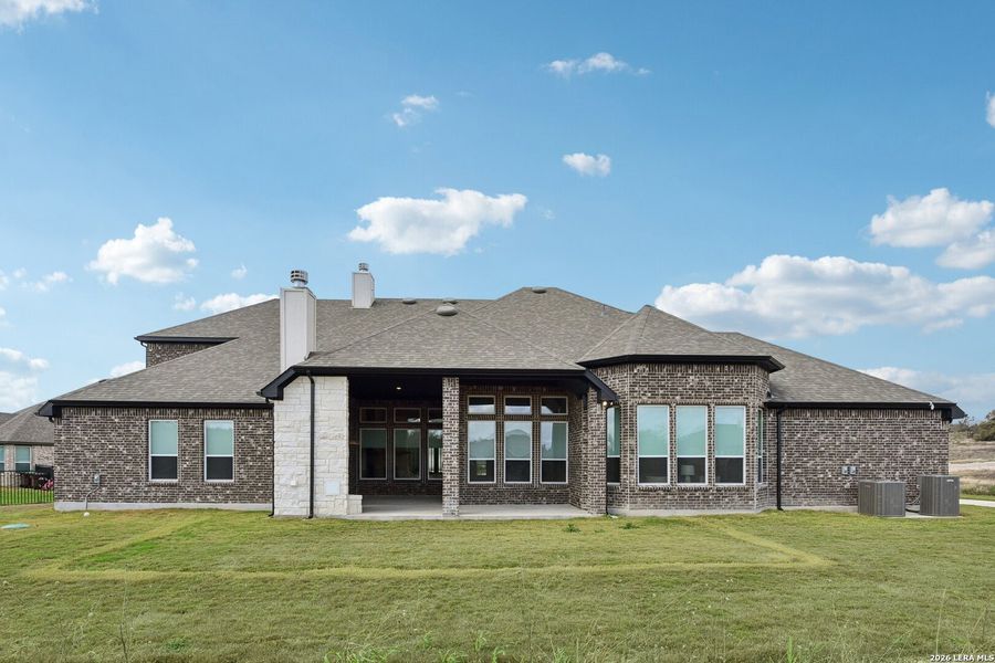 Exterior details and patio area of a home in Waldsanger, New Braunfels (Image 28).