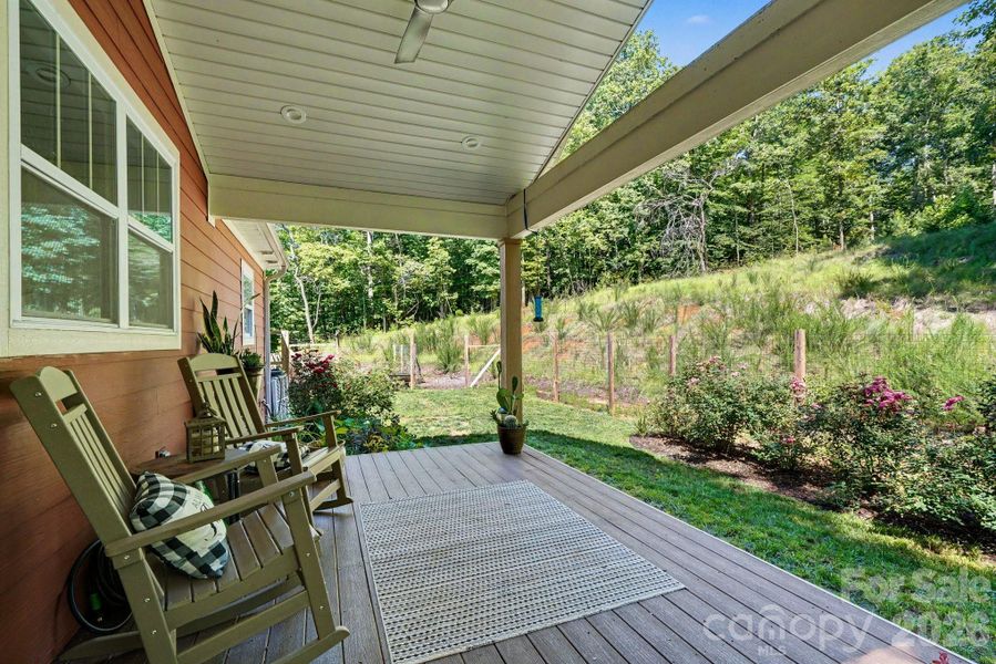 Exterior details and patio area of a home in , Columbus (Image 21).
