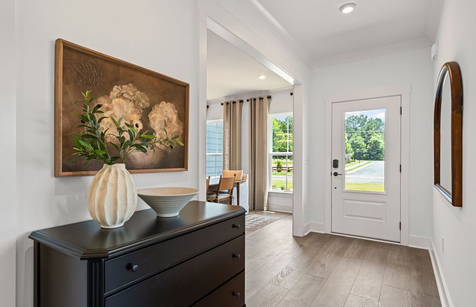 Representative furnished interior of a home built from the Riverton by Pulte Homes in Creekside at Skelton, Hoschton (Image 19).