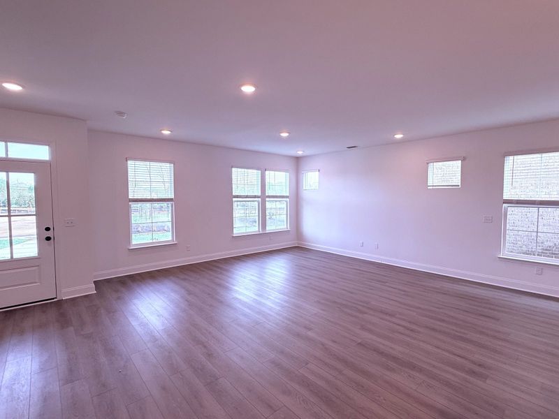 Spacious, unfurnished interior of a new home in Promenade at Clari Park, Murfreesboro (Image 10).