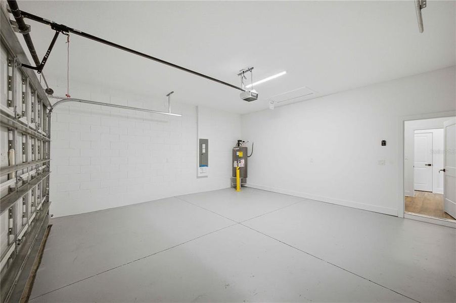 Spacious, unfurnished interior of a new home in , Beverly Hills (Image 44).