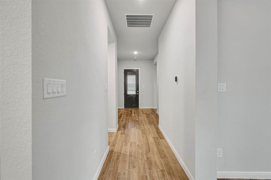 Spacious, unfurnished interior of a new home in The Grand Prairie 50’, Hockley (Image 20).