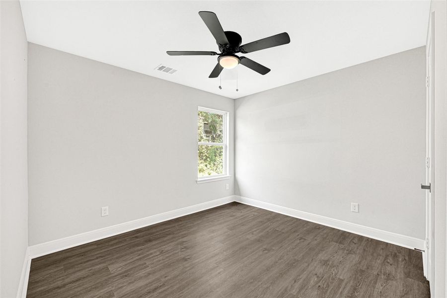 Secondary bedroom Secondary bedroom