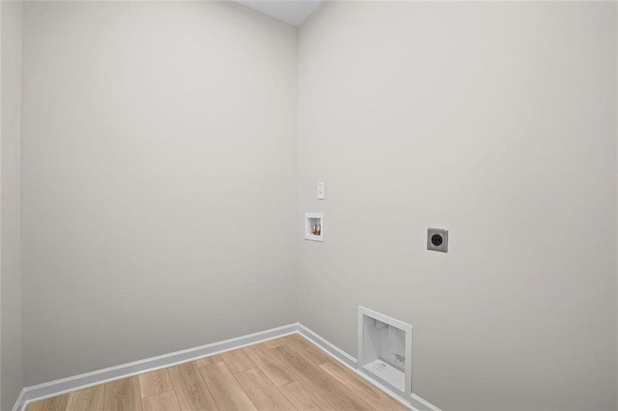 Spacious, unfurnished interior of a new home in Easton Park, Dallas (Image 31).