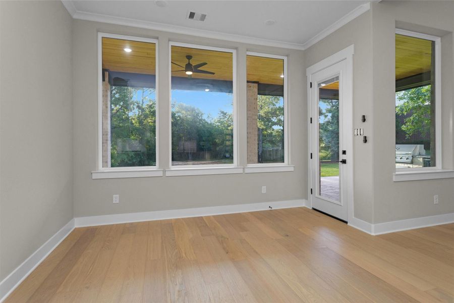 Breakfast area. Breakfast area.