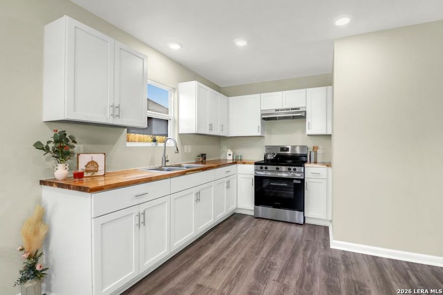 Furnished interior view inside a new home in , Nixon (Image 5).