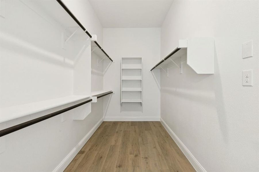 Spacious, unfurnished interior of a new home in Country Lakes, Denton (Image 19).