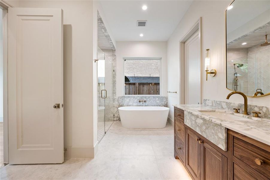 Furnished interior view inside a new home in , Richardson (Image 10).