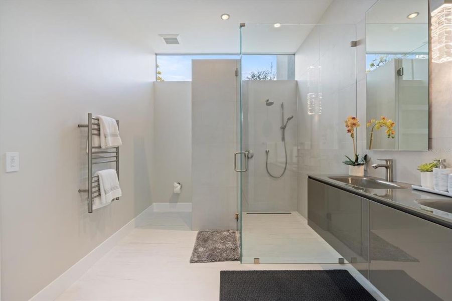 Furnished interior view inside a new home in , Longboat Key (Image 64).