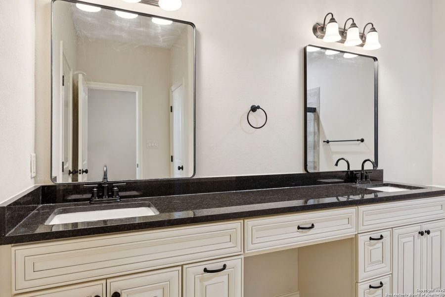 Close-up of interior finishes inside a home in , Seguin (Image 22).