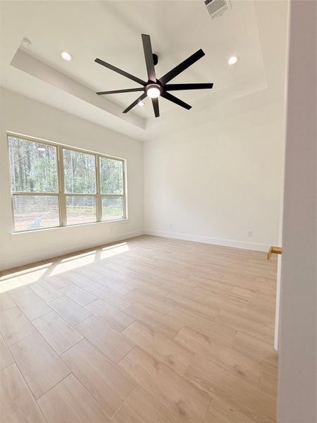 Spacious, unfurnished interior of a new home in , Dayton (Image 16).