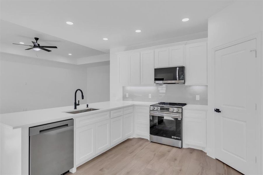 Furnished interior view inside a new home in , Alvarado (Image 7).