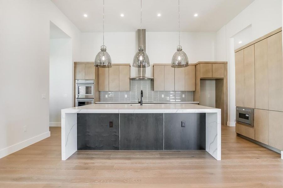 Furnished interior view inside a new home in , Horseshoe Bay (Image 15).